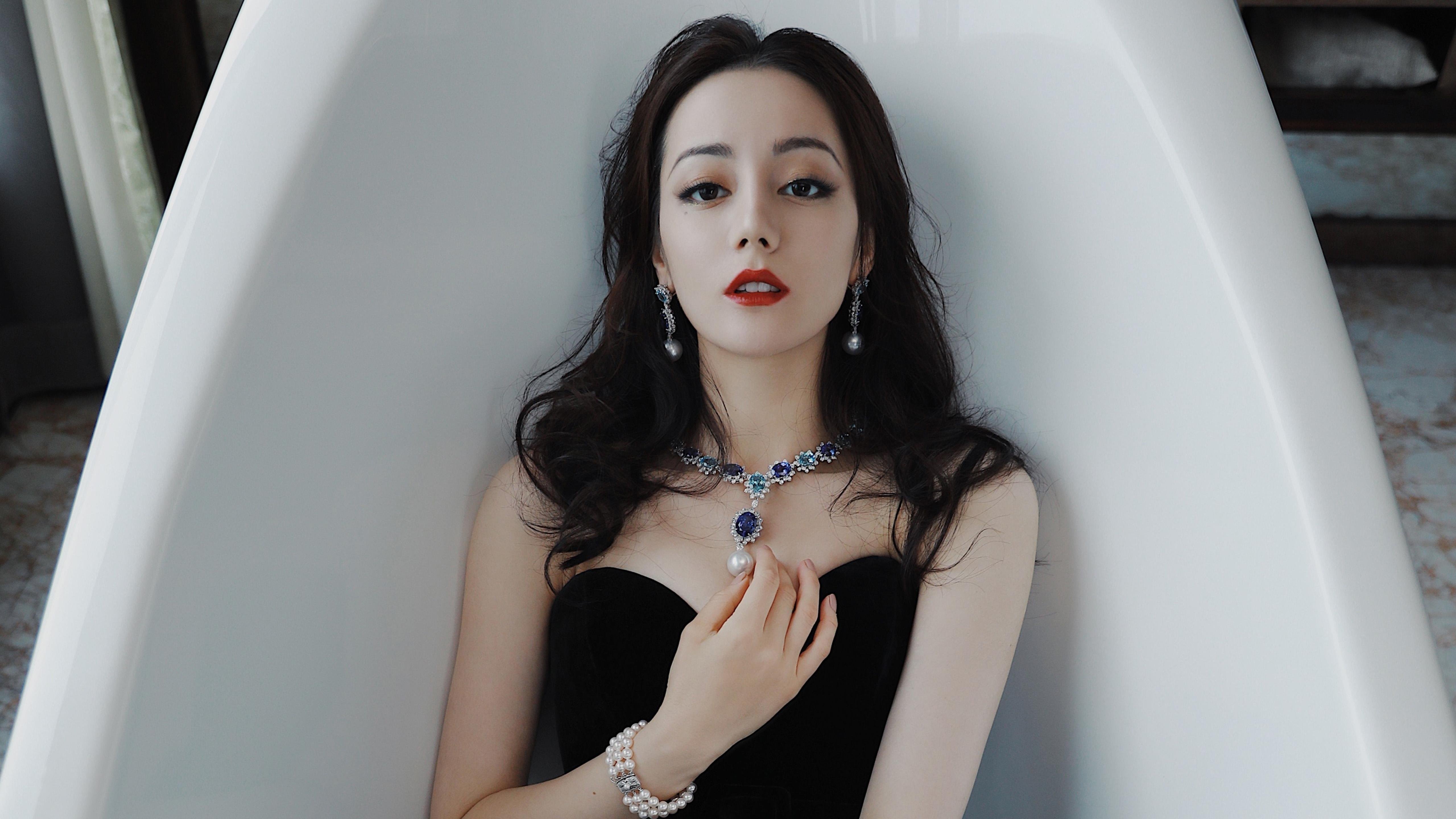 leyu乐鱼-曼联在关键比赛中逆转获胜，追赶领先队伍